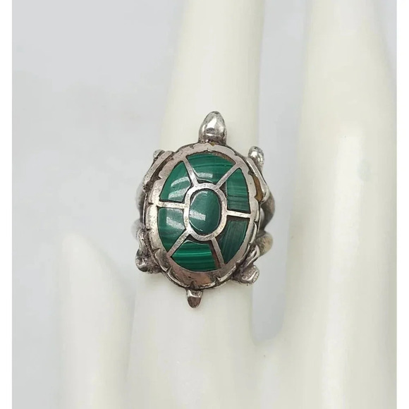 Navajo Silver Tortoise Ring With Green Malachite Stone For Women Size 7 - Picture 1 of 7